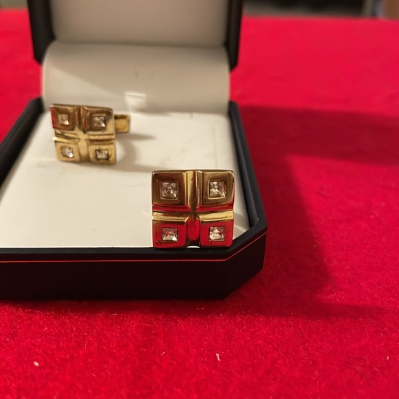 Unbranded Gold Tone Square Cufflinks w/ Four Square Clear Rhinestones- Flat Back - Picture 2 of 4